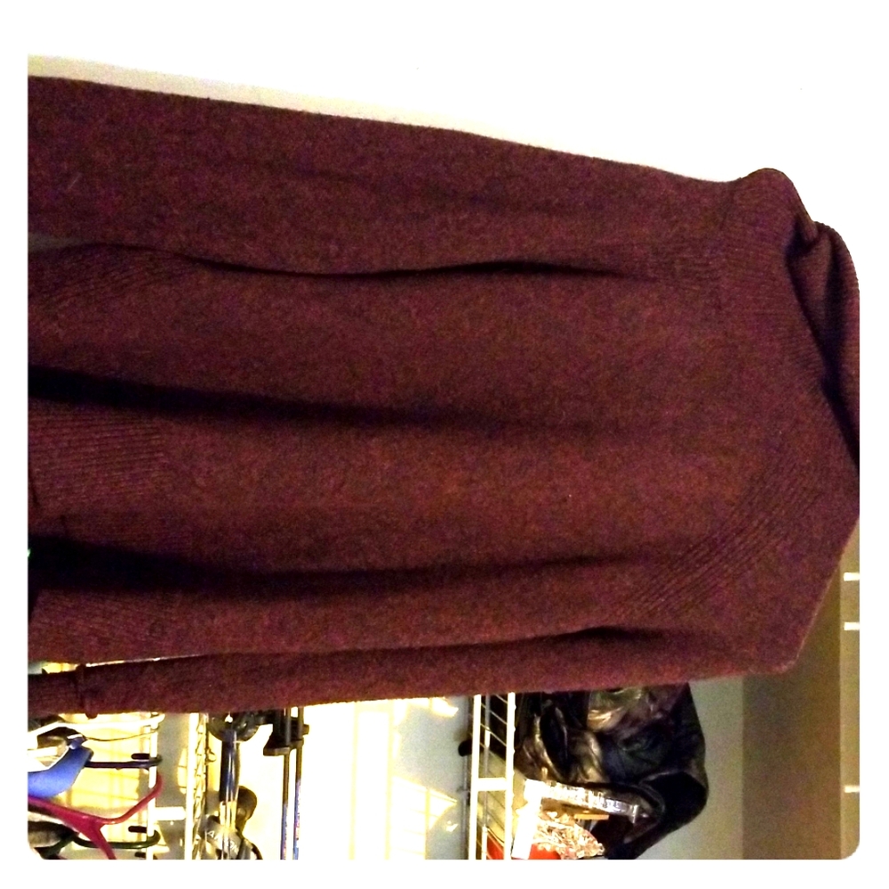 Taheri sweater